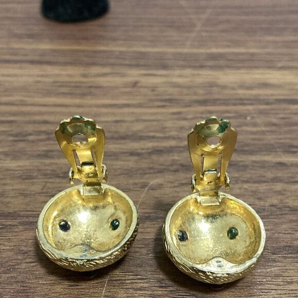 Vintage Brushed Gold Tone Dome Clip On Earrings with red/green/blue stones - Picture 4 of 4